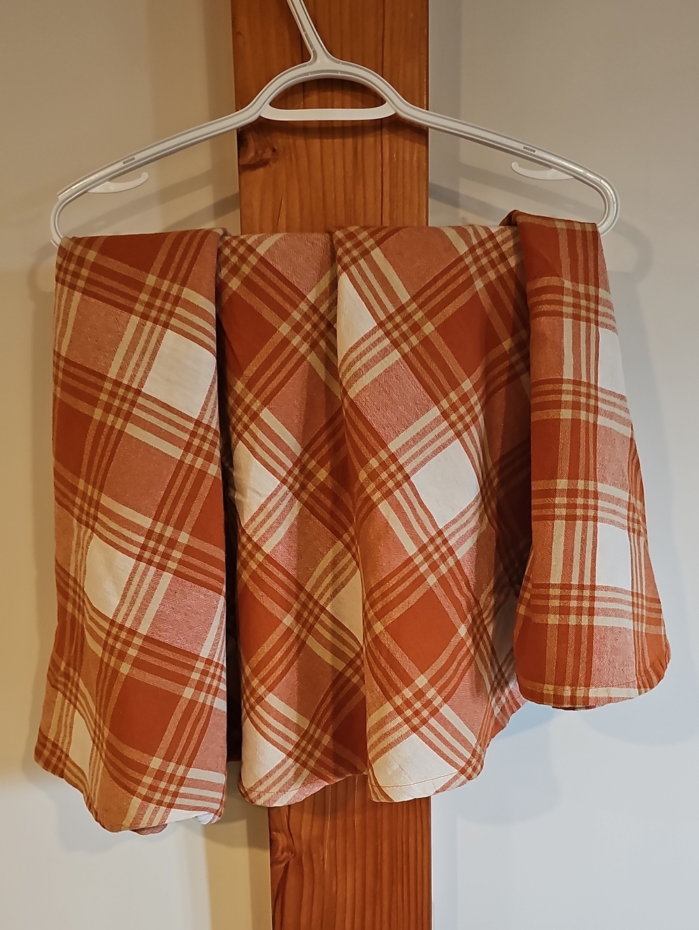 Plaid Tablecloth - Rust 56" Round